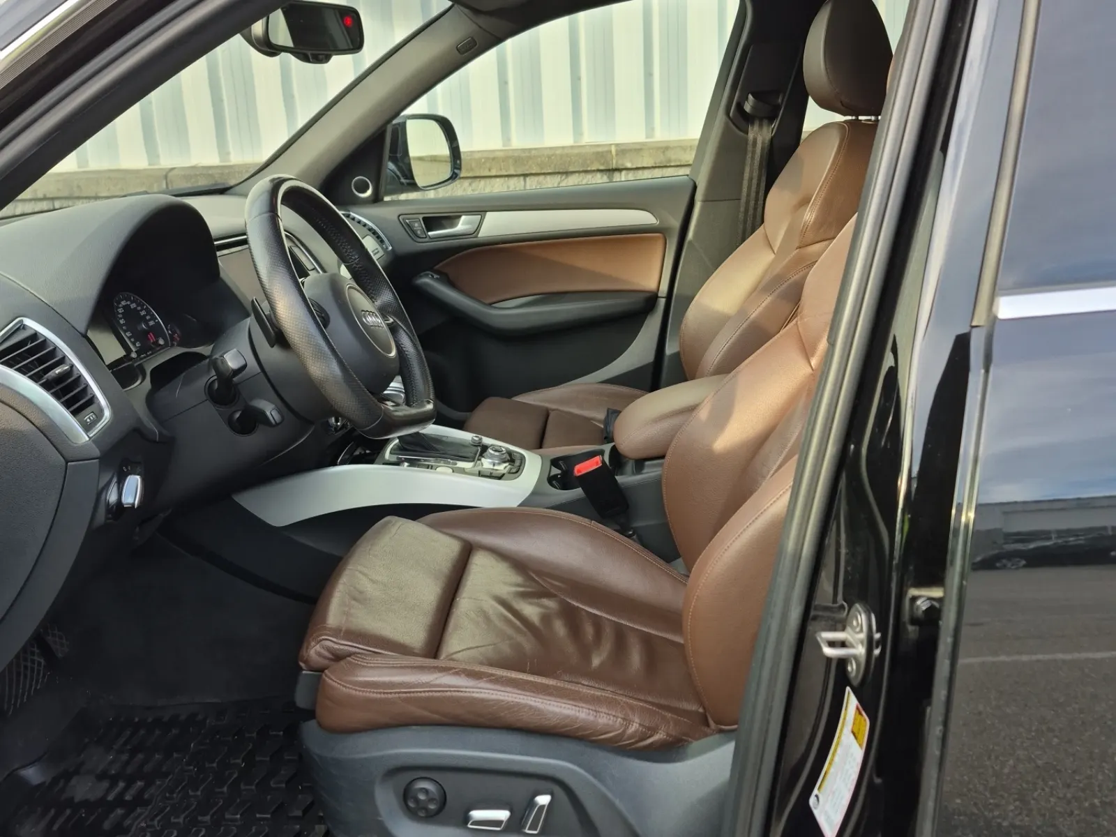 Front Interior Photo