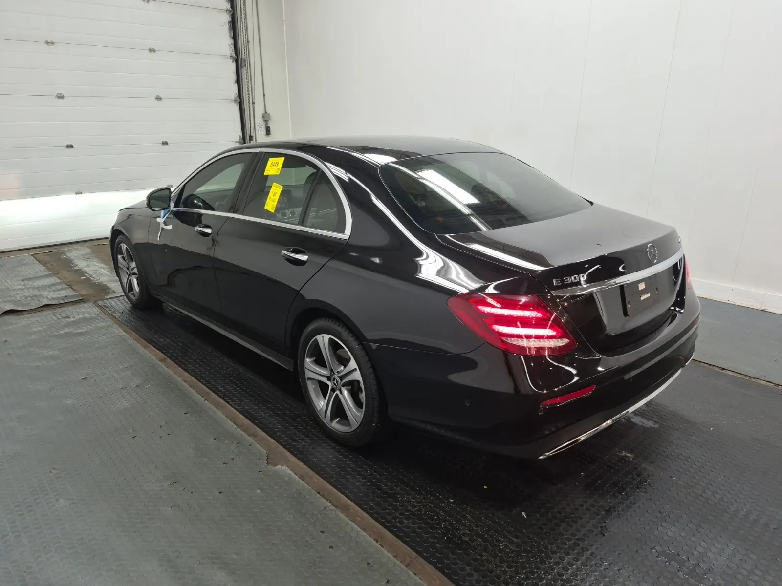 Driver Rear 3/4 Photo