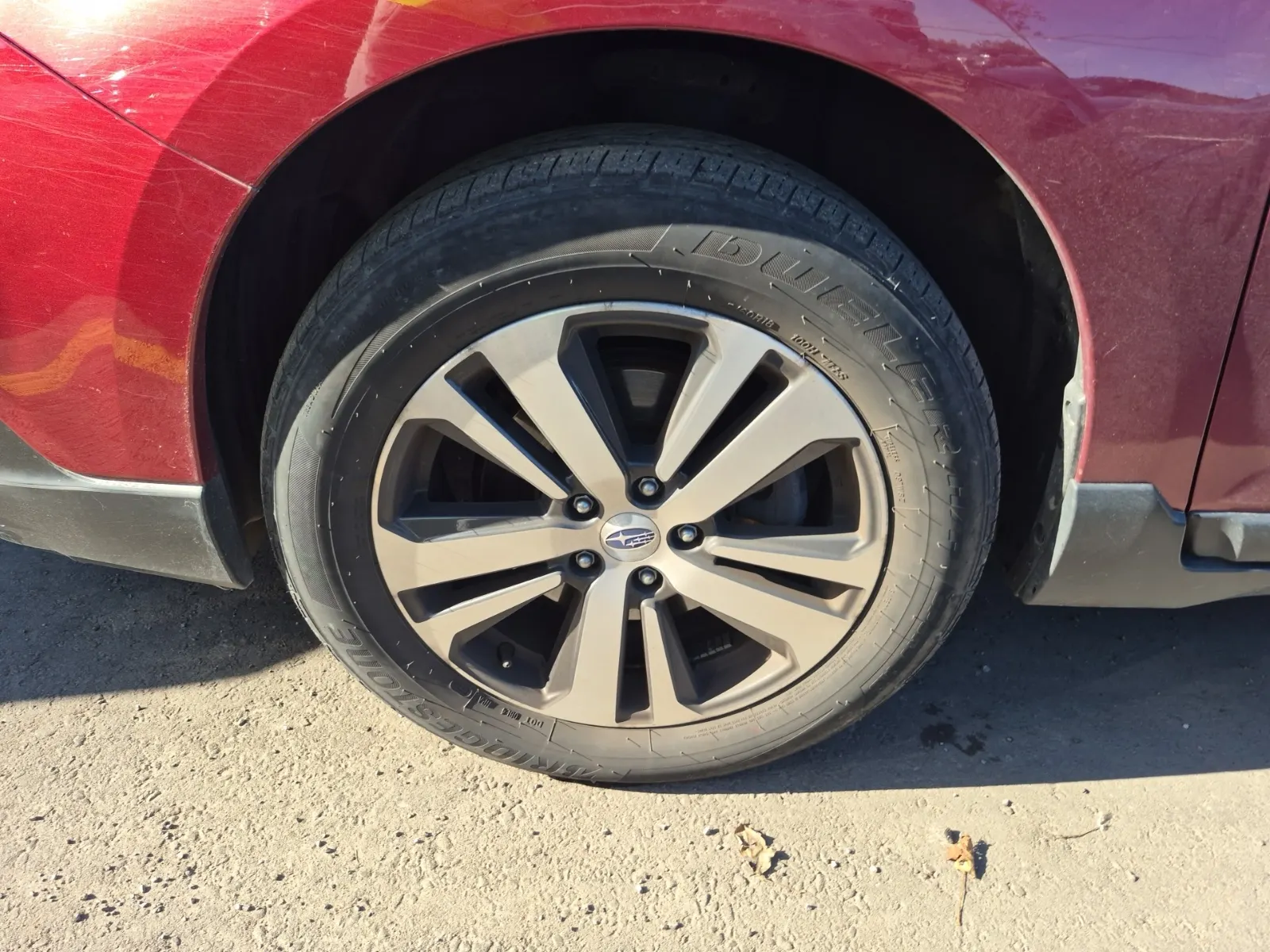 Front driver wheel/tire photo