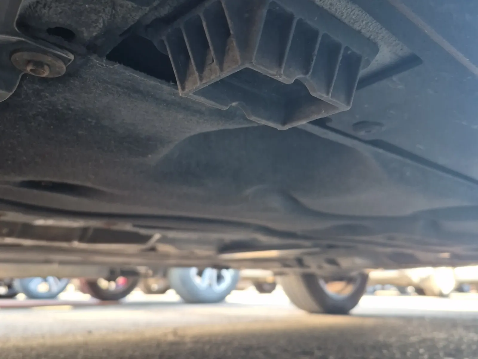 Undercarriage - Driver Photo