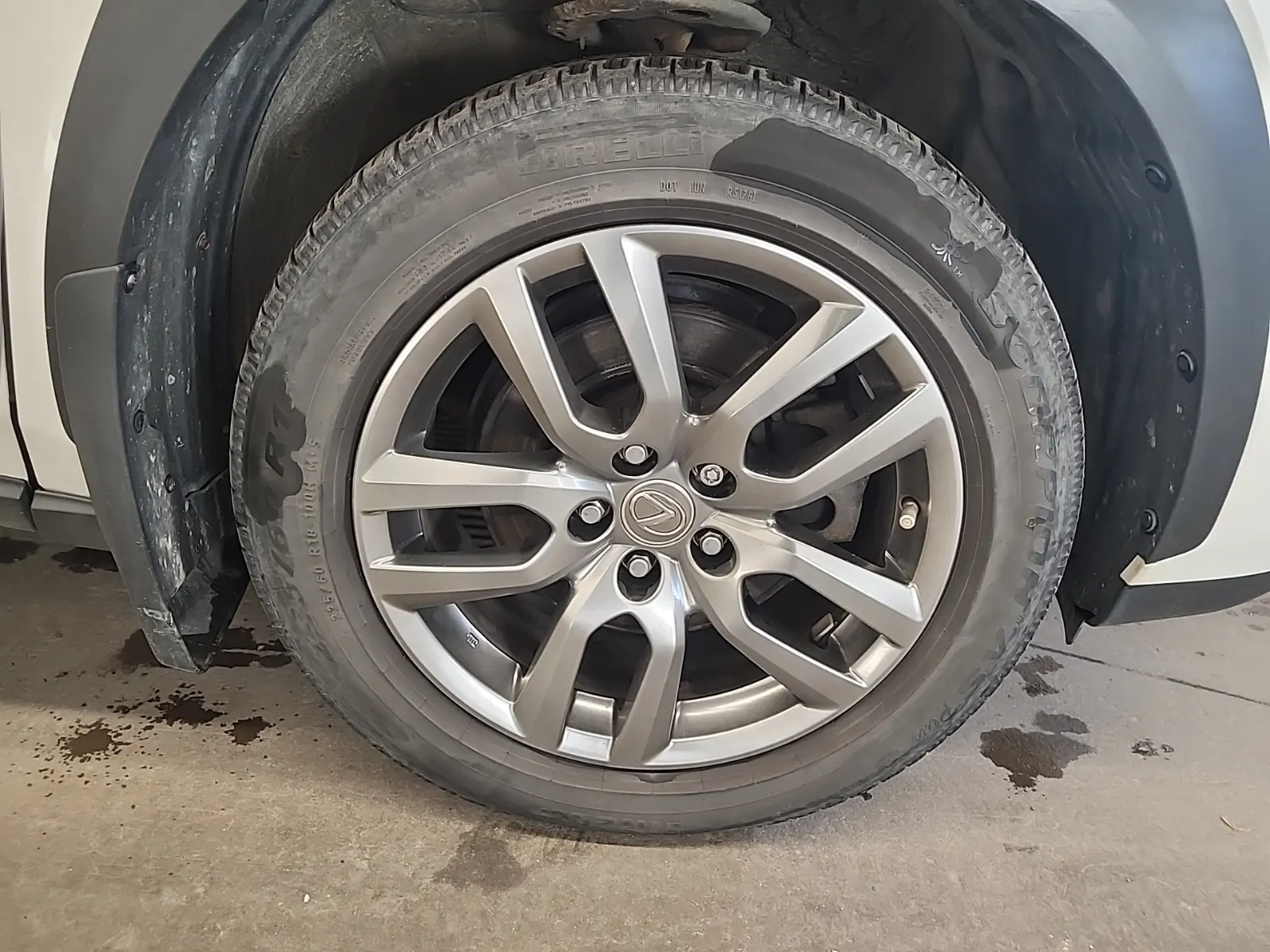 Right Front Wheel/Tire Photo