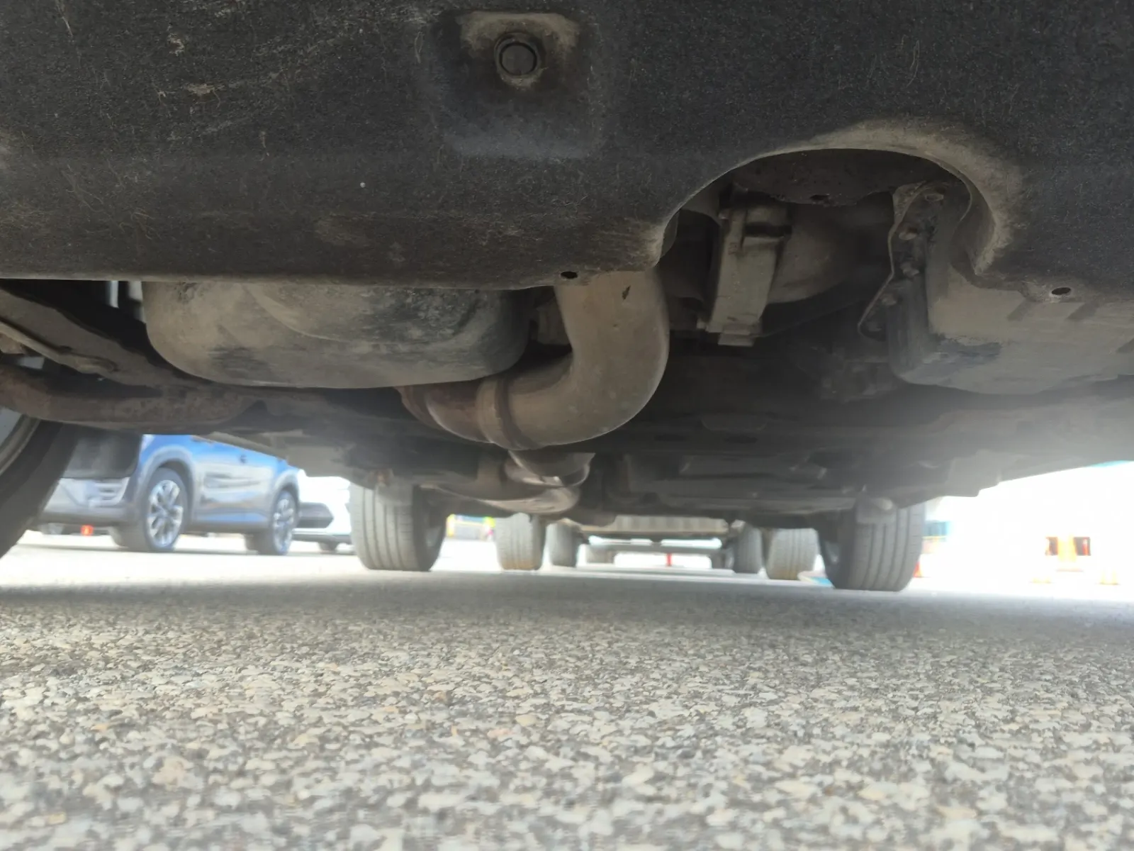 Undercarriage - Front Photo