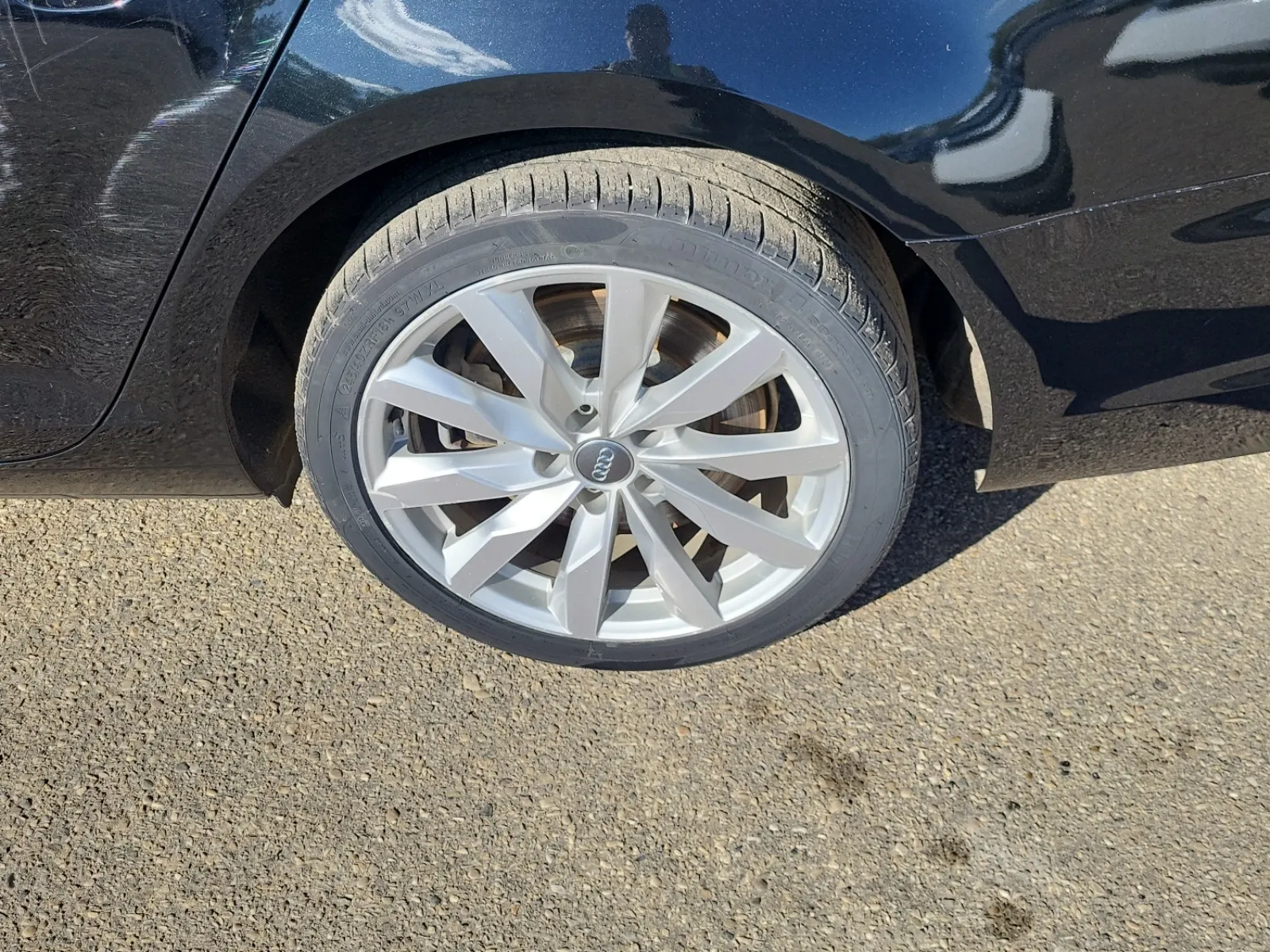 Left Rear Wheel/Tire Photo