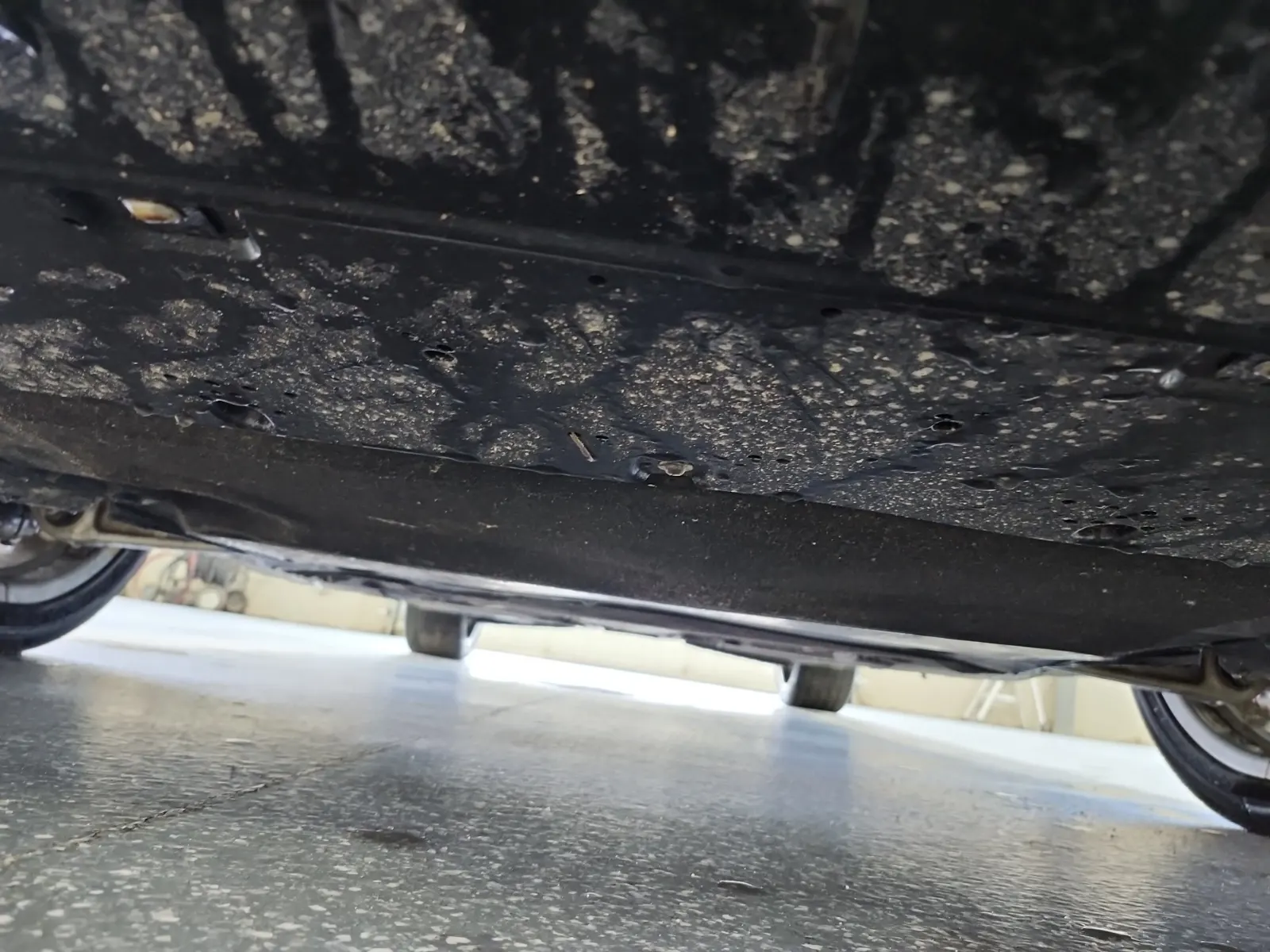 Undercarriage - Front Photo