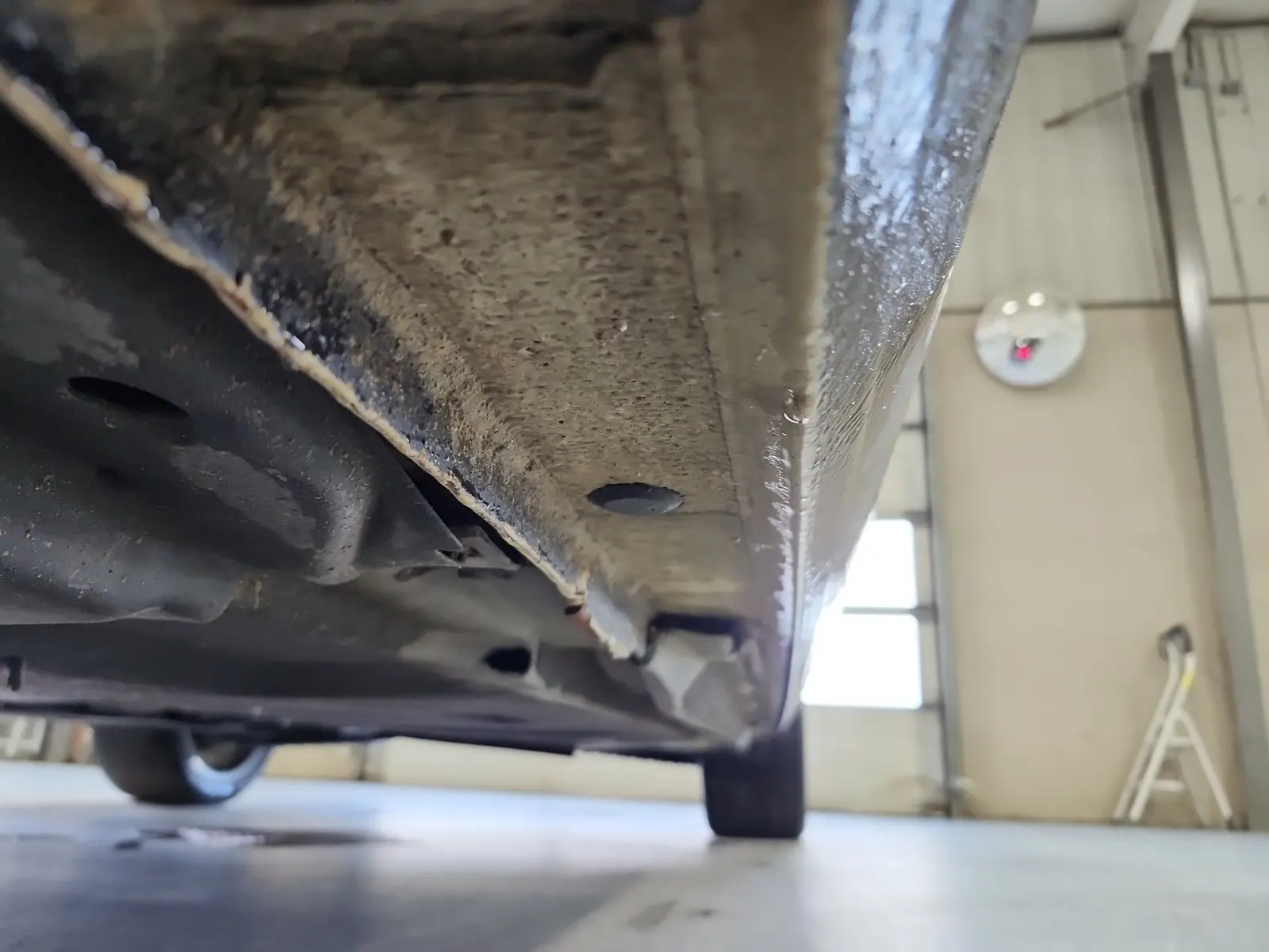 Undercarriage - Driver Photo