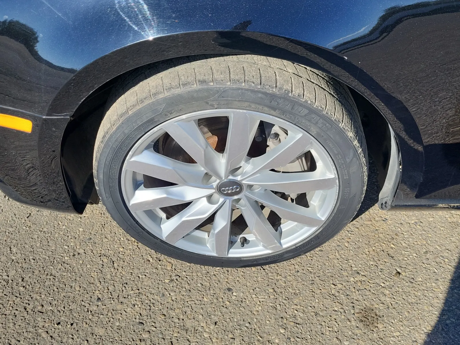 Front driver wheel/tire photo