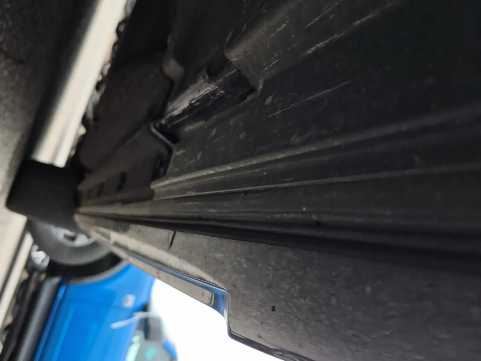 Undercarriage - Passenger Photo