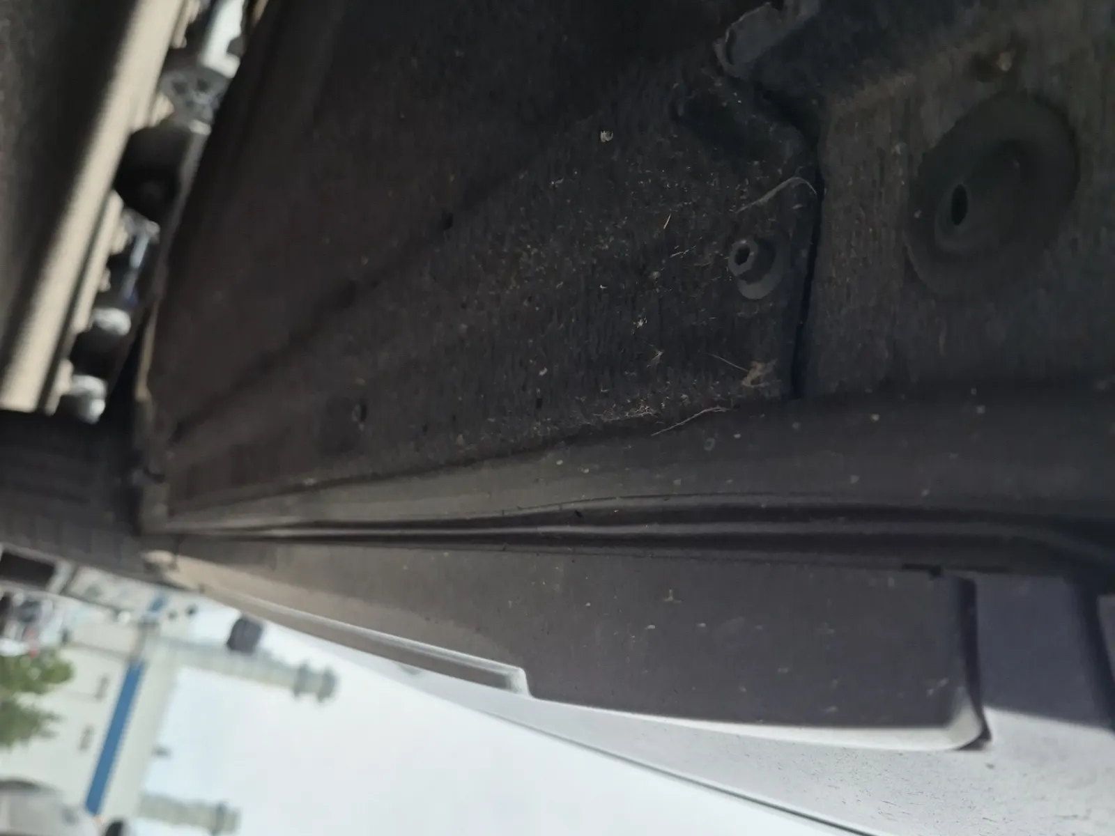 Undercarriage - Driver Photo