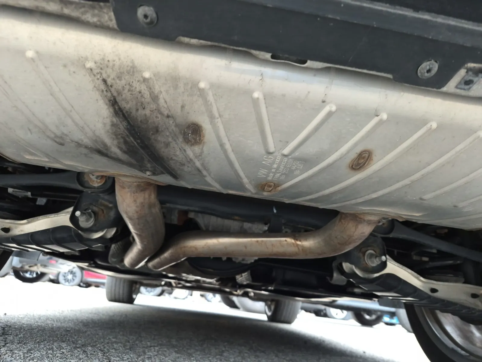 Undercarriage - Rear Photo