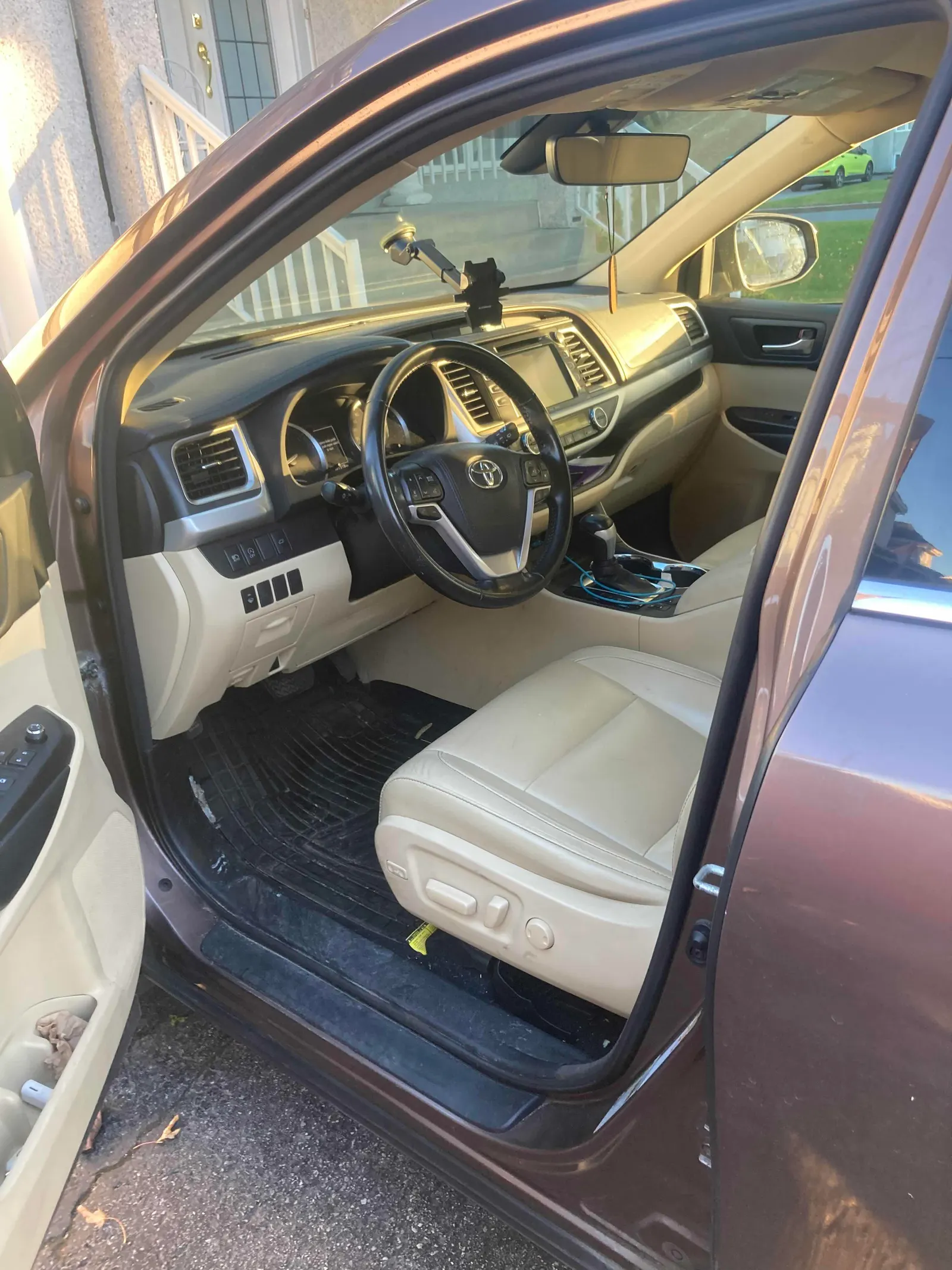 Interior driver side