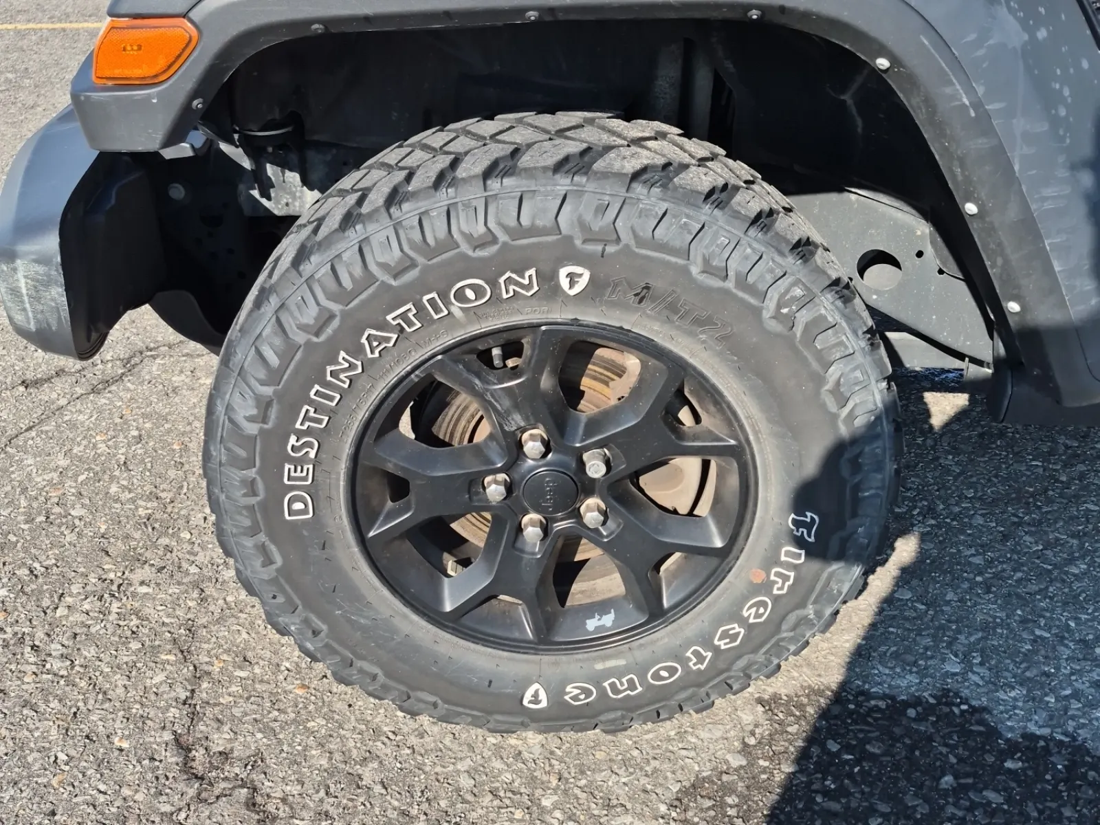 Front driver wheel/tire photo