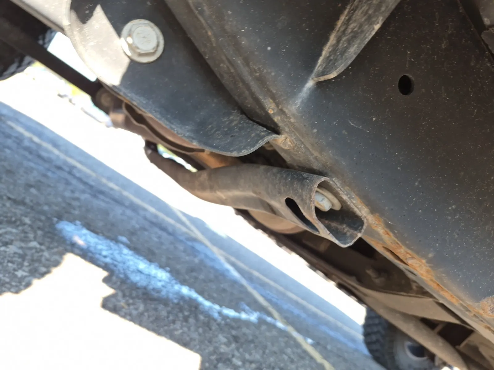 Undercarriage - Driver Photo