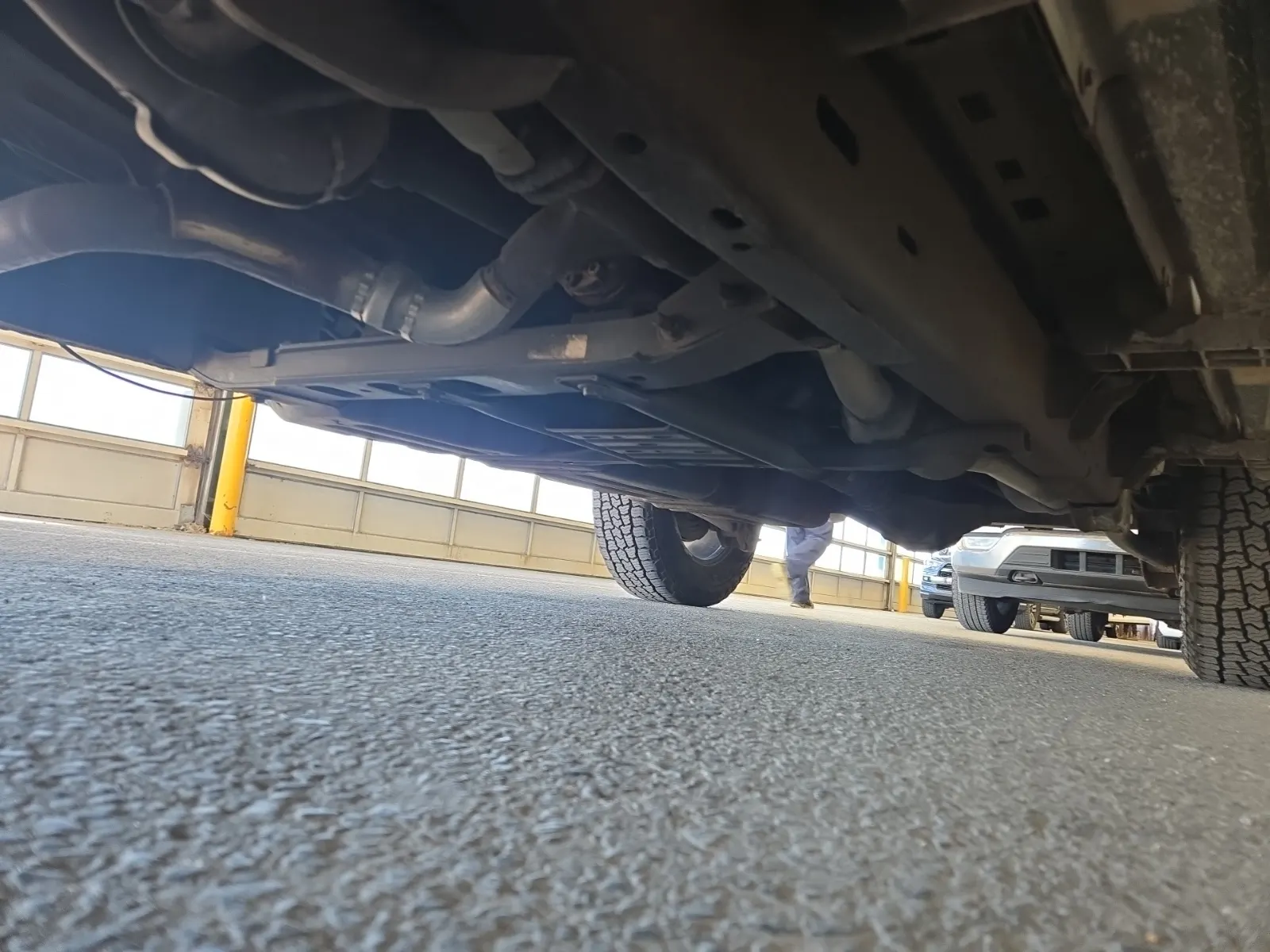 Undercarriage - Driver Photo