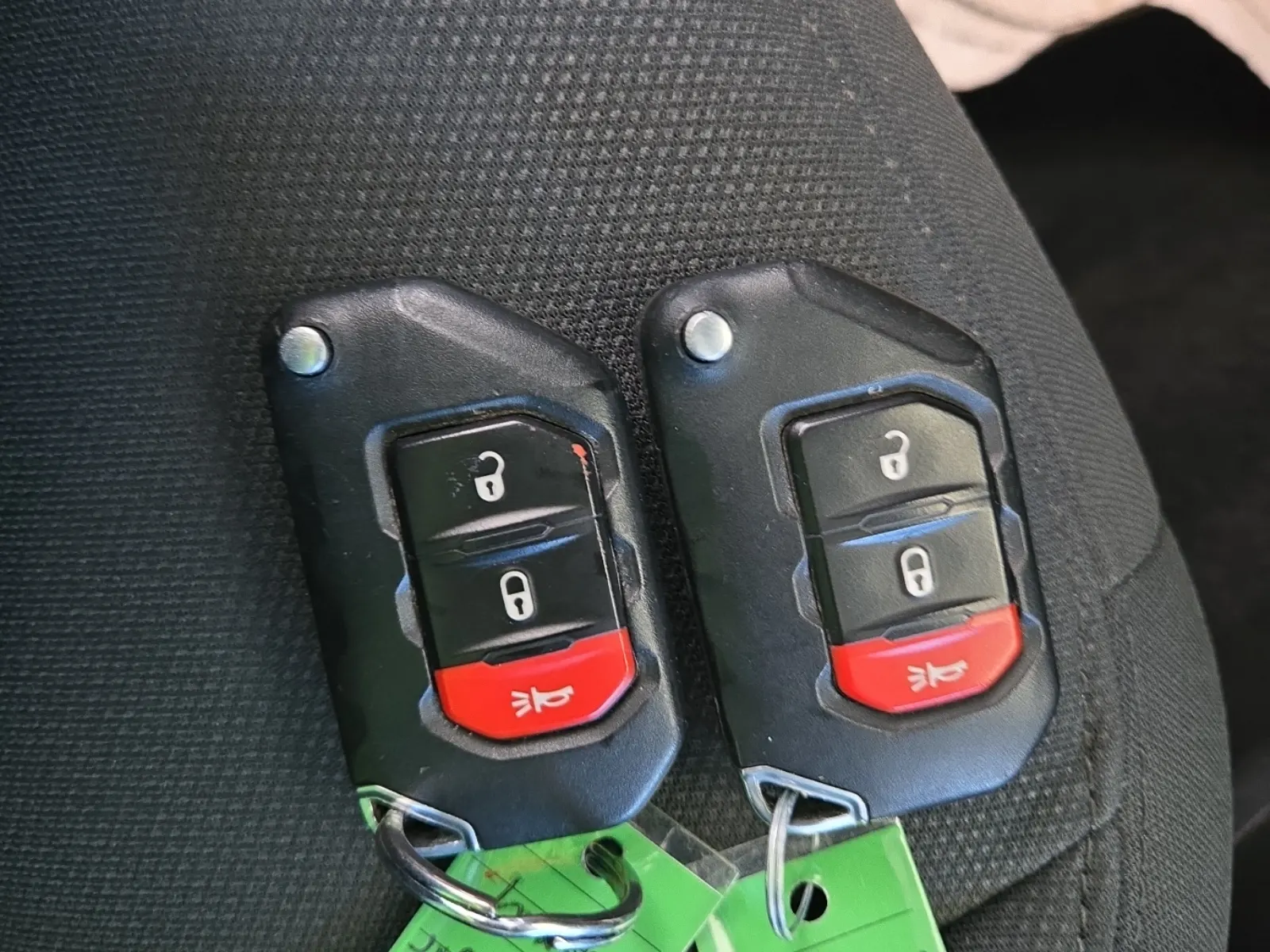 Keys/Fobs/Manual Photo