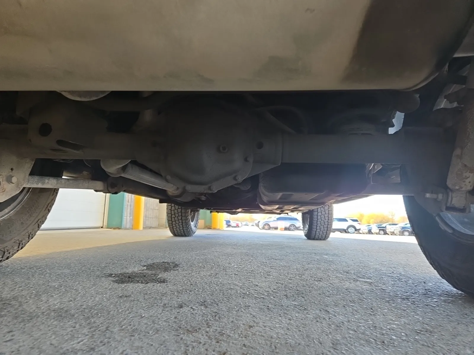Undercarriage - Rear Photo