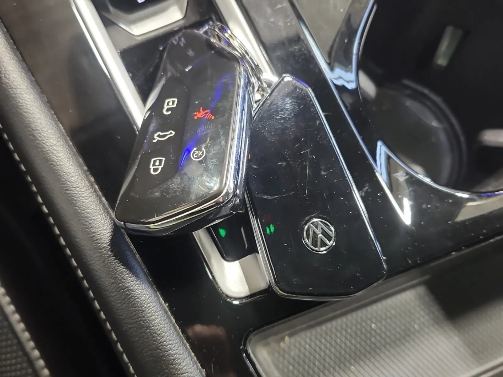 Keys/Fobs/Manual Photo