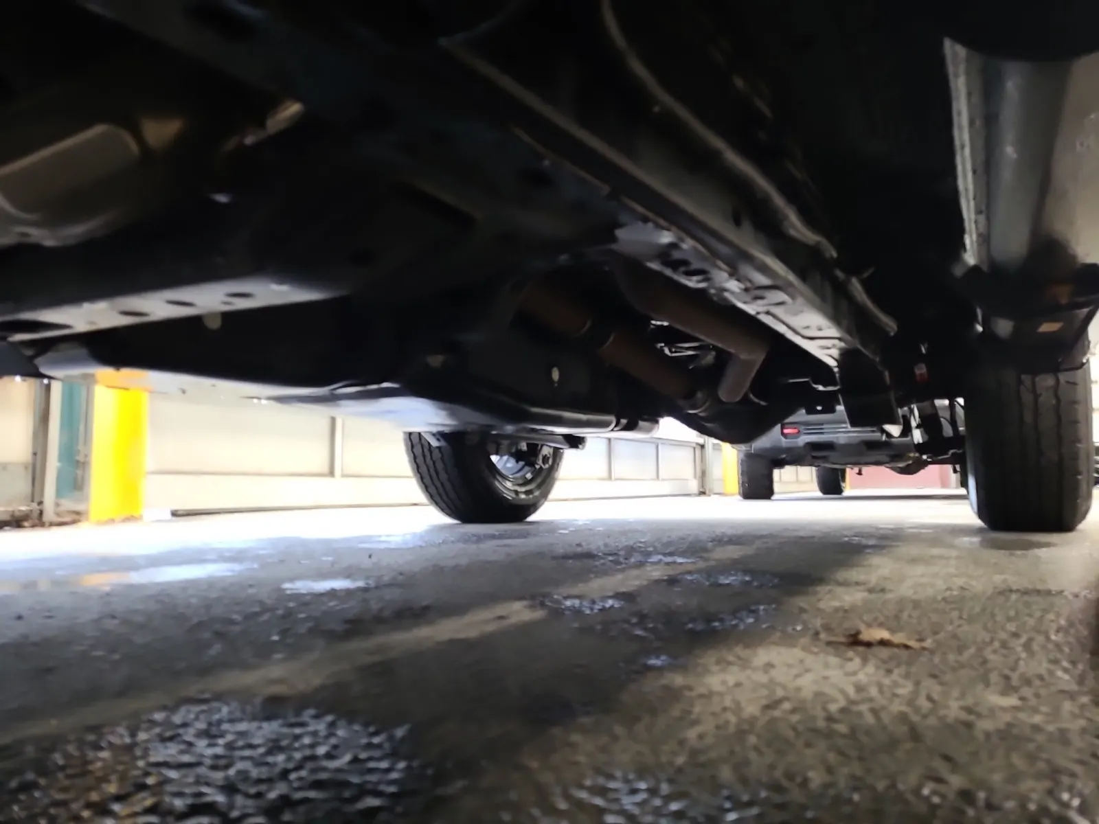 Undercarriage - Driver Photo
