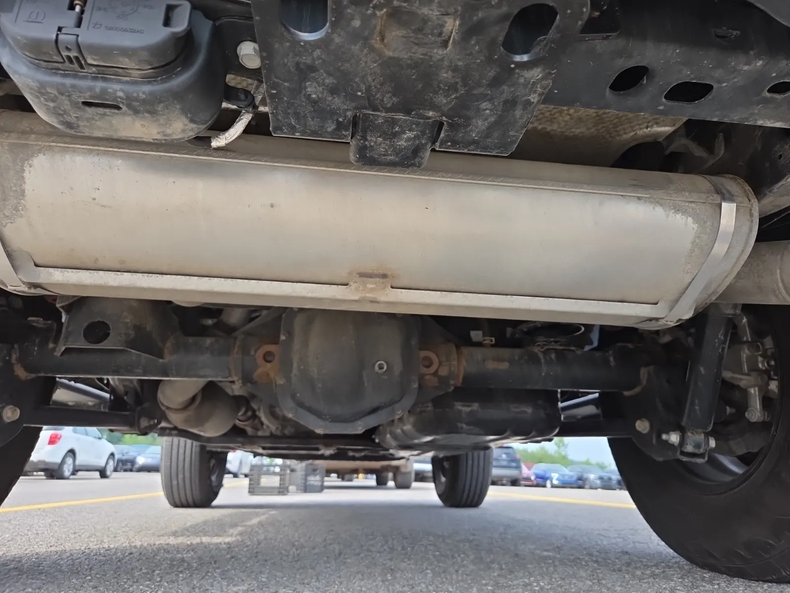 Undercarriage - Rear Photo