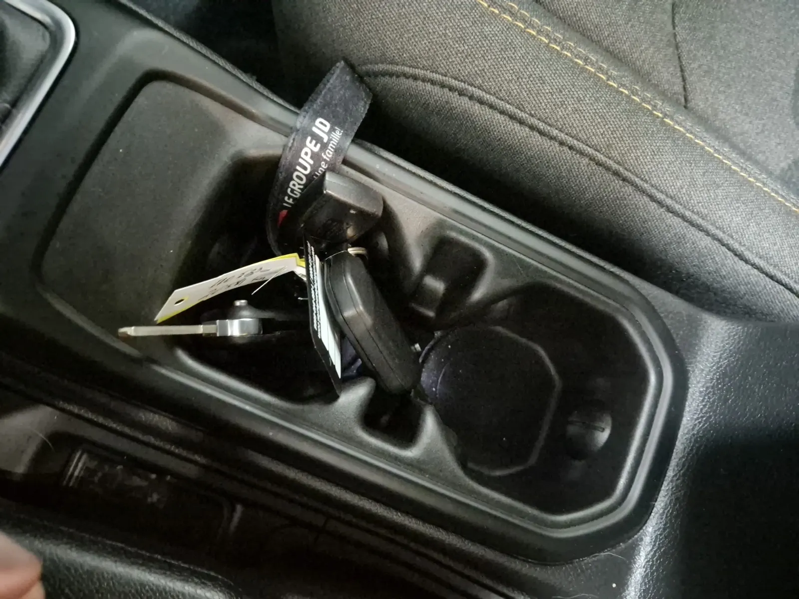 Keys/Fobs/Manual Photo