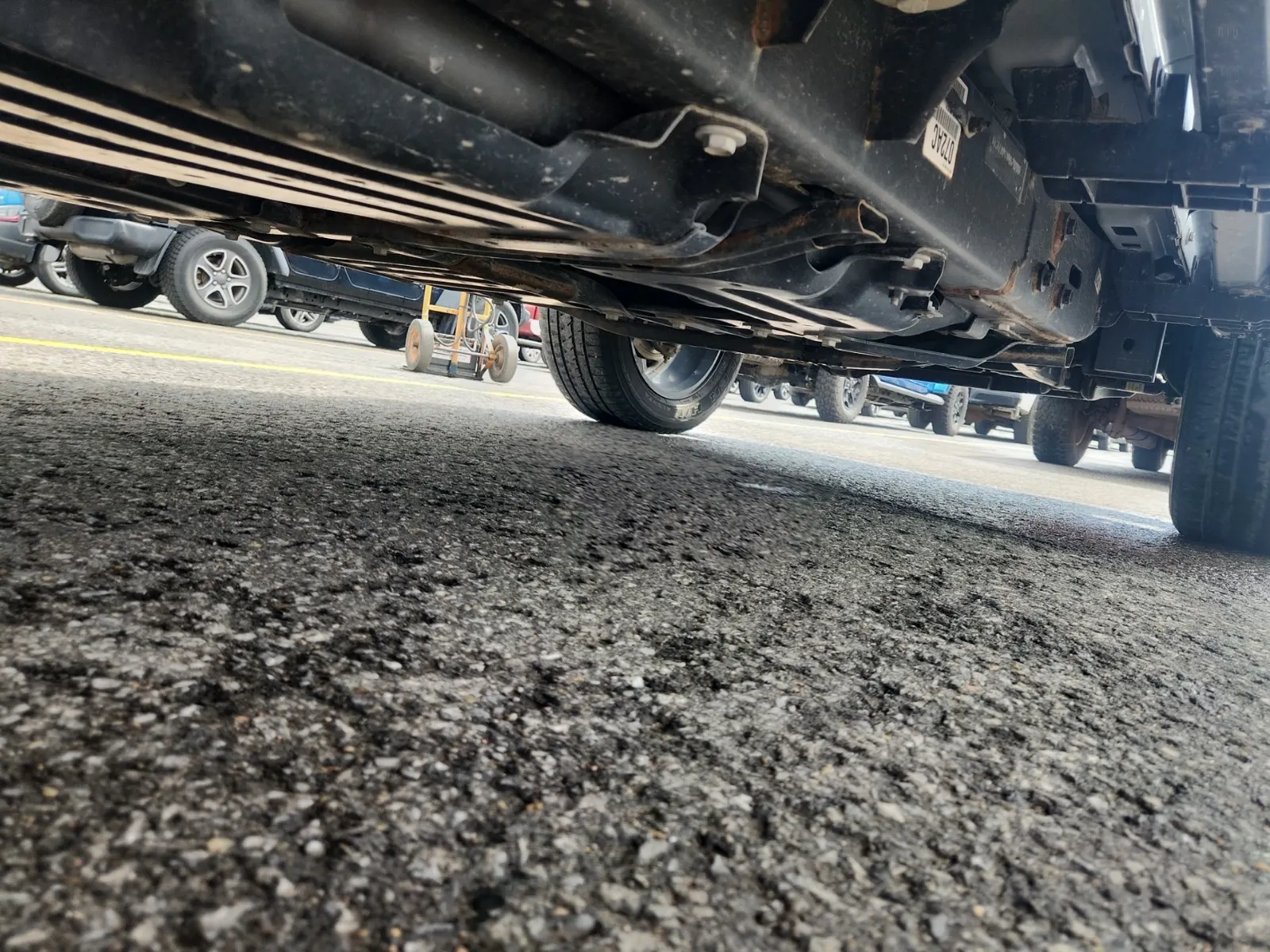 Undercarriage - Passenger Photo
