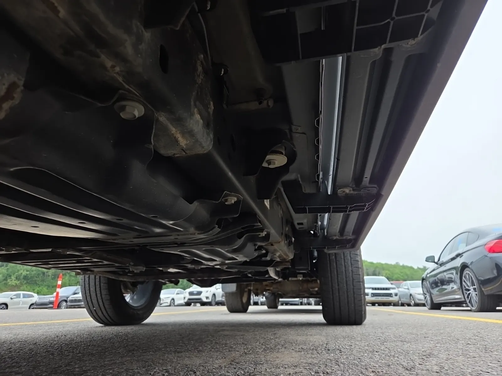 Undercarriage - Passenger Photo