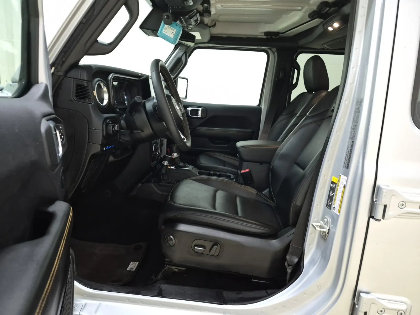 Front Interior Photo