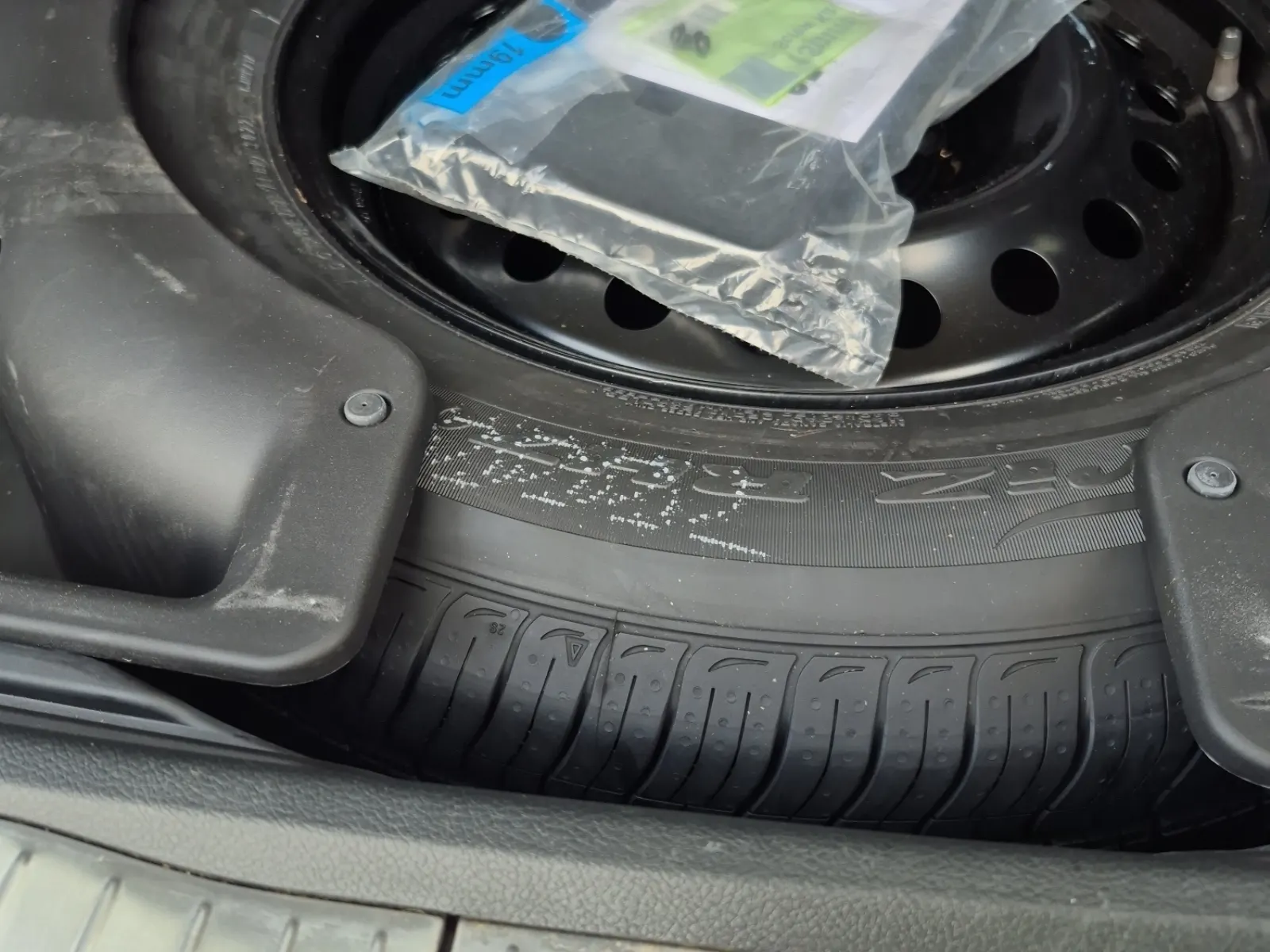 Spare Tire & Wheel Photo