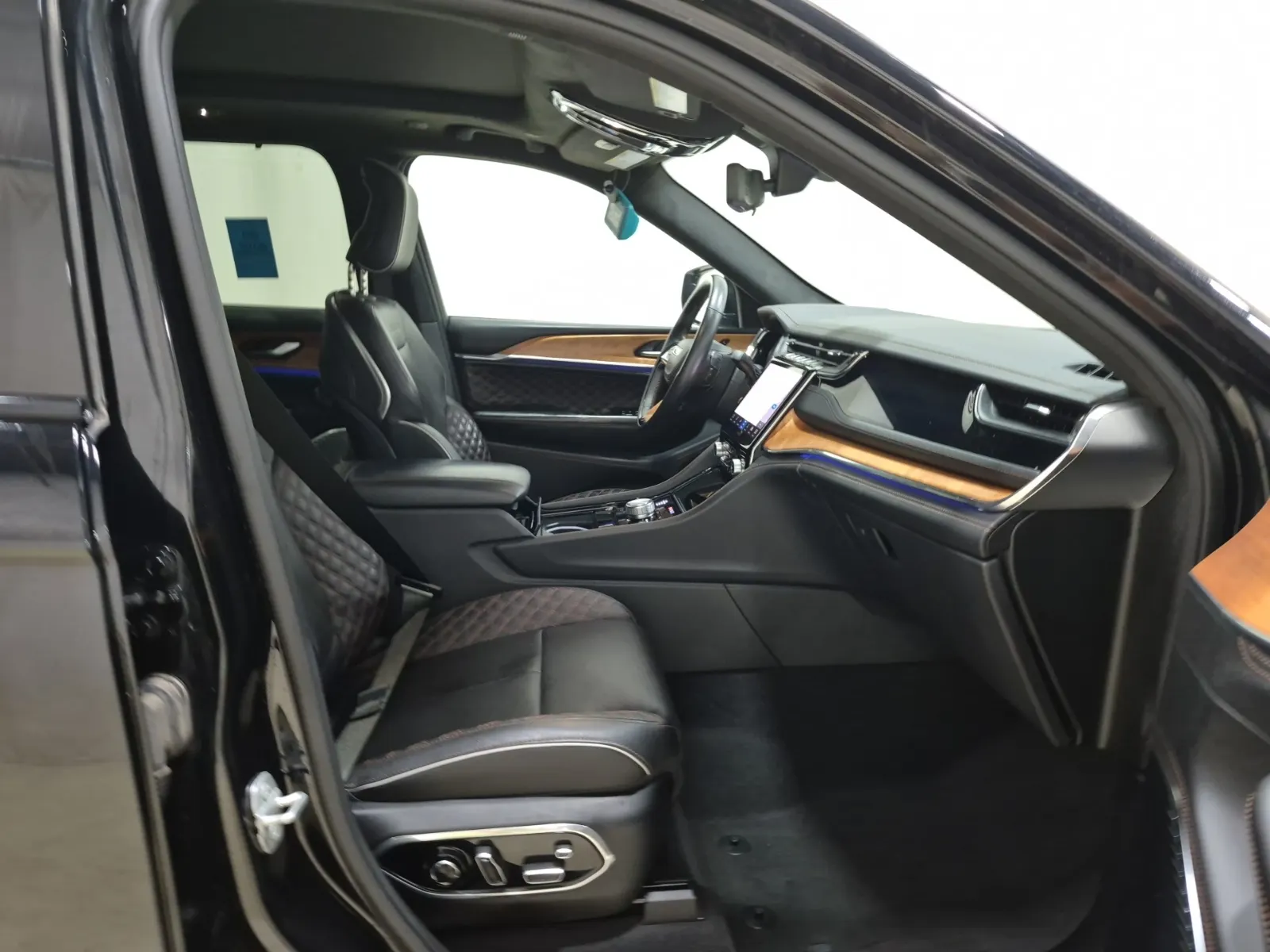 Right Side Interior Photo