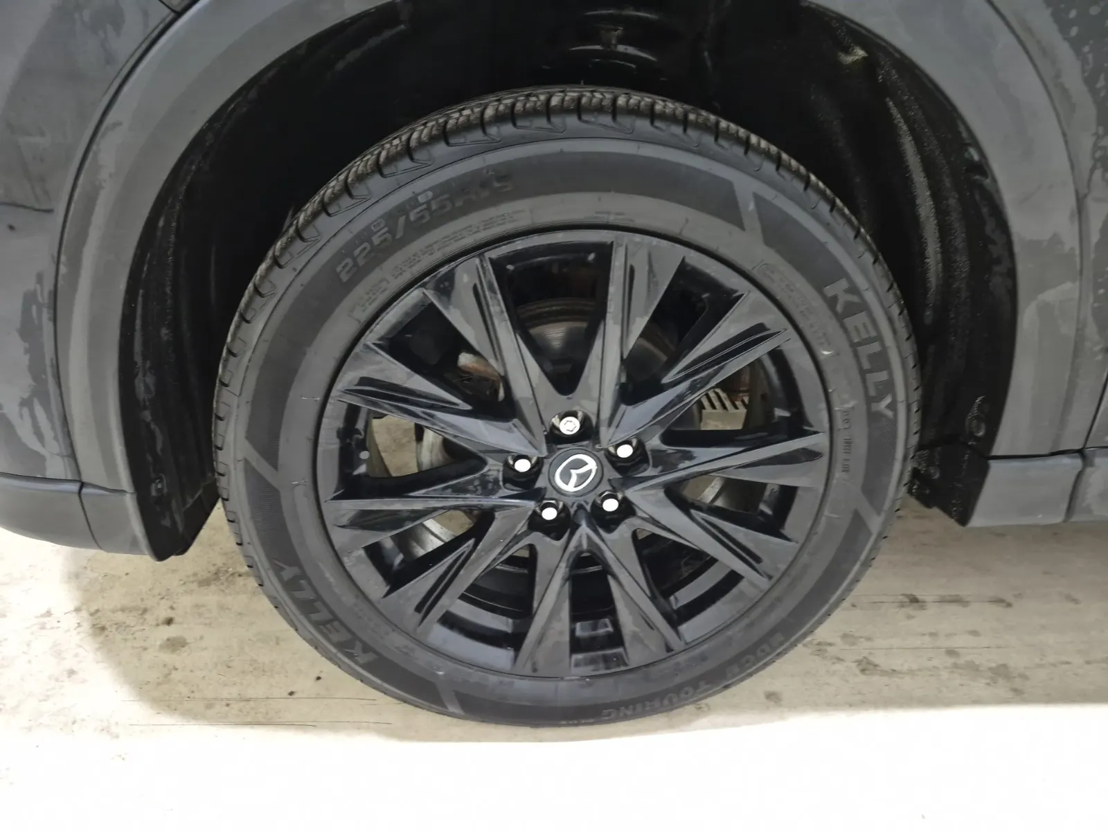 Front driver wheel/tire photo