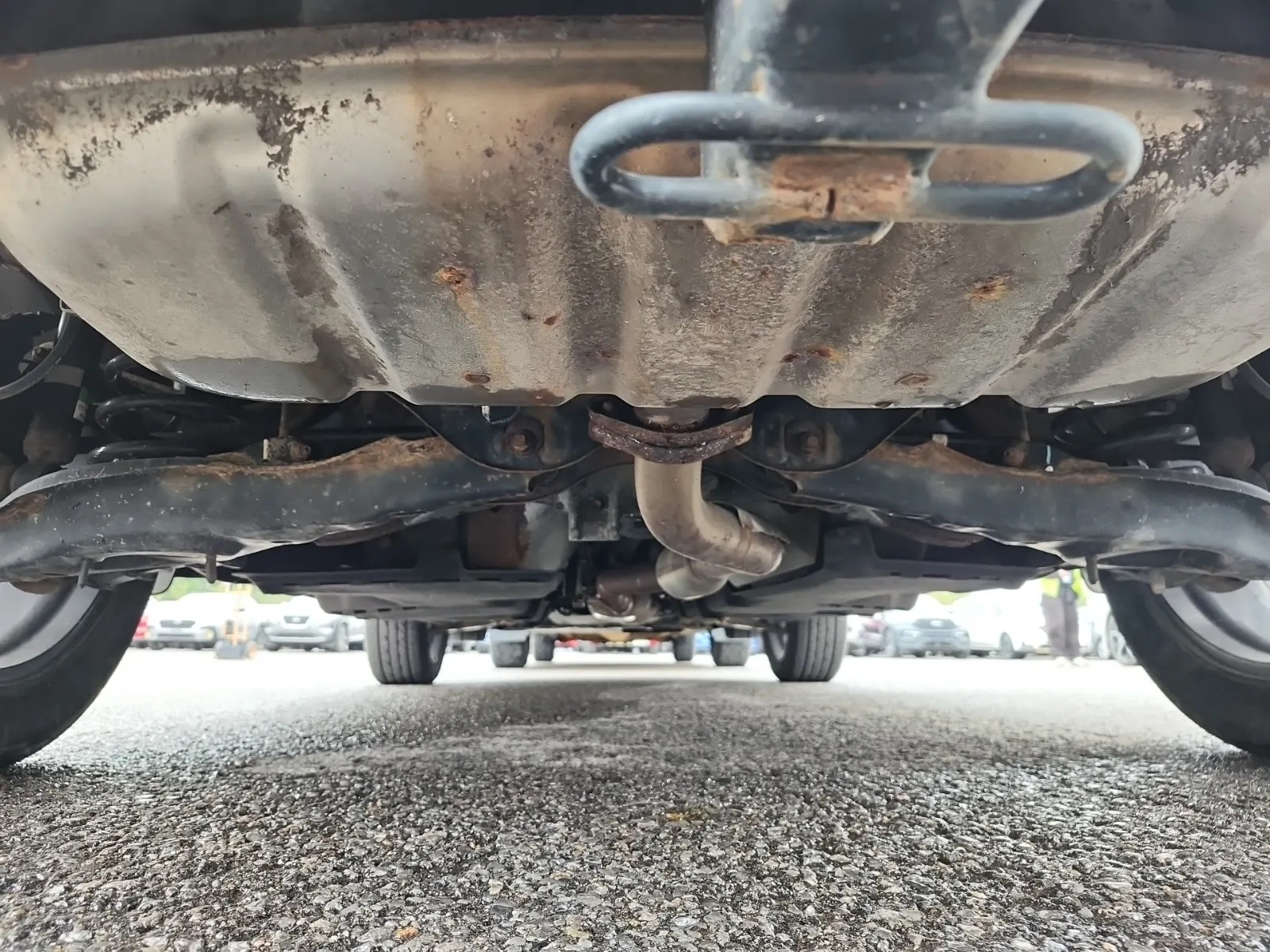 Undercarriage - Rear Photo