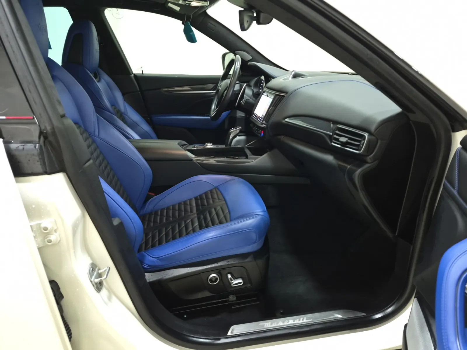 Right Side Interior Photo