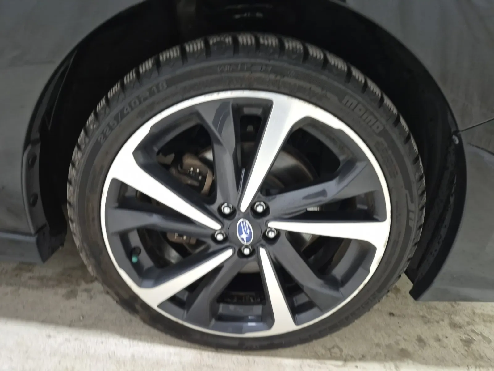 Right Front Wheel/Tire Photo