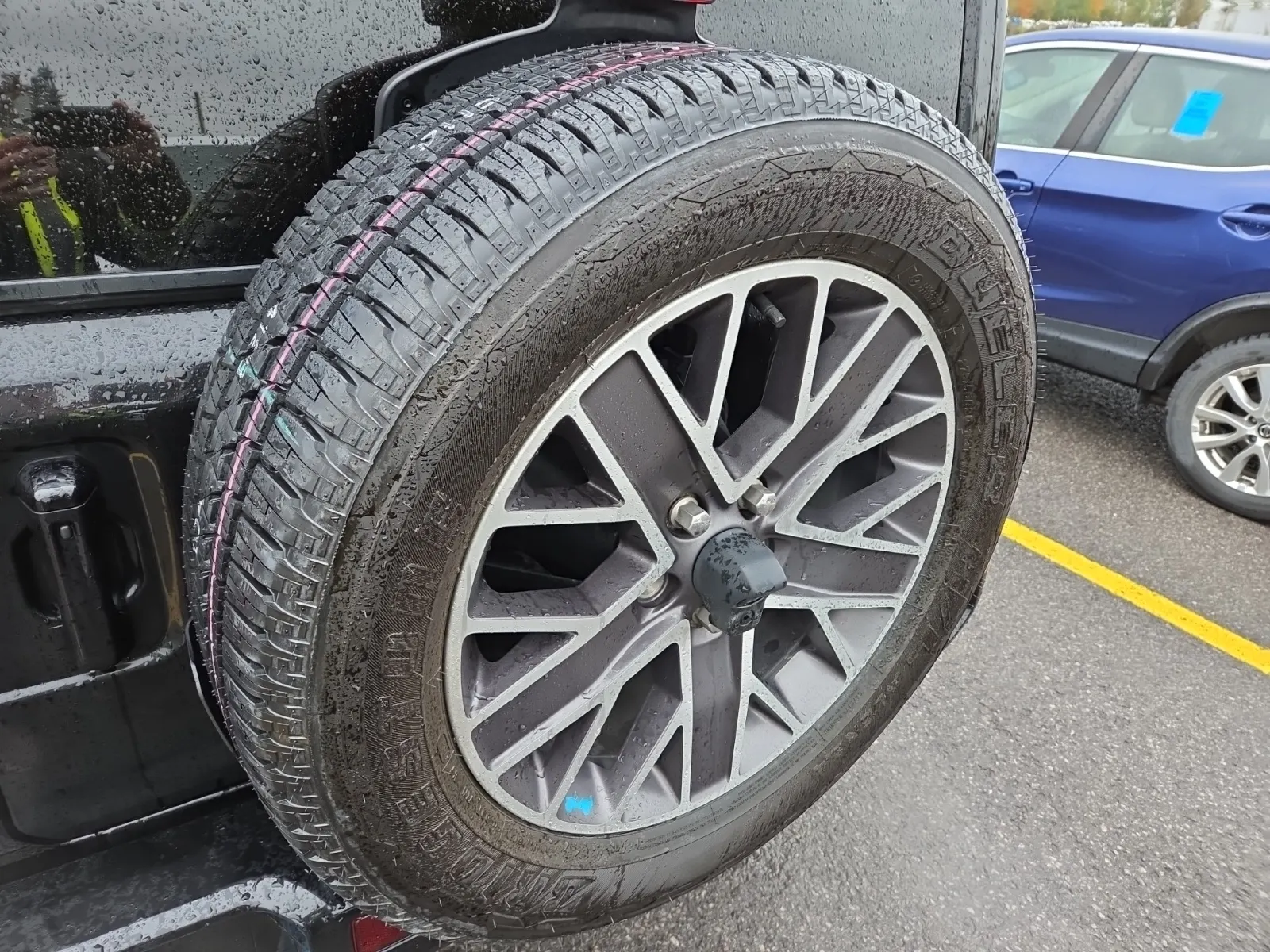 Spare Tire & Wheel Photo