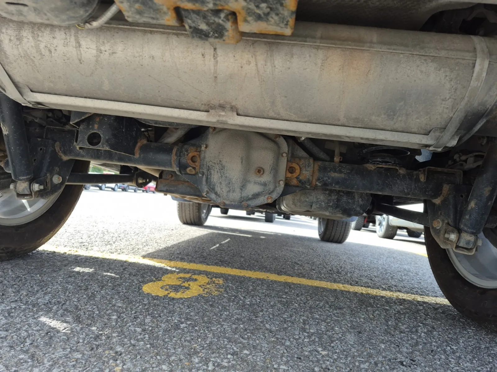 Undercarriage - Rear Photo