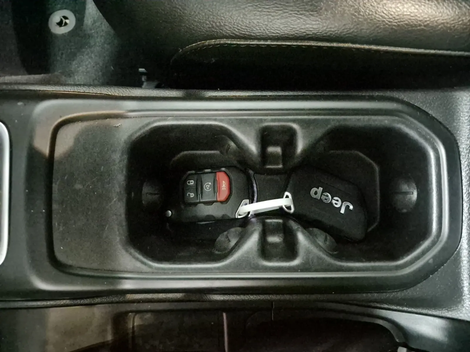 Keys/Fobs/Manual Photo