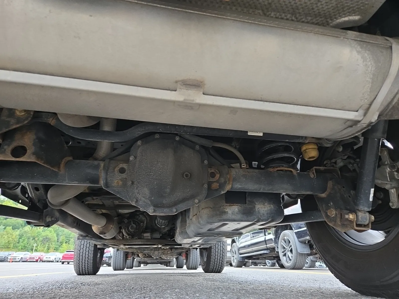 Undercarriage - Rear Photo
