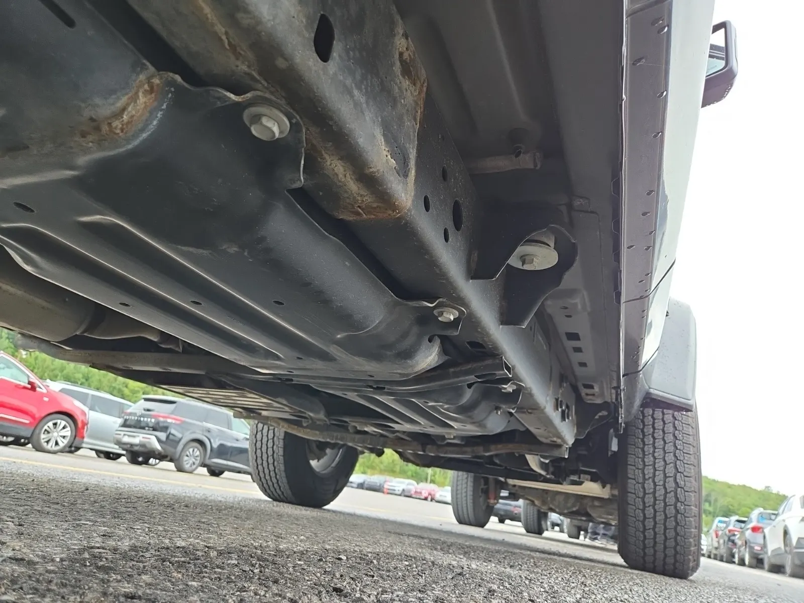 Undercarriage - Passenger Photo