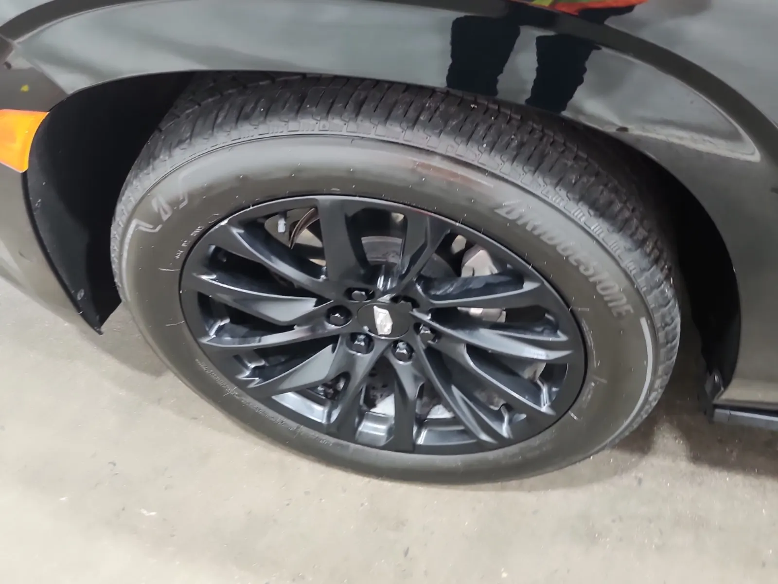 Front driver wheel/tire photo