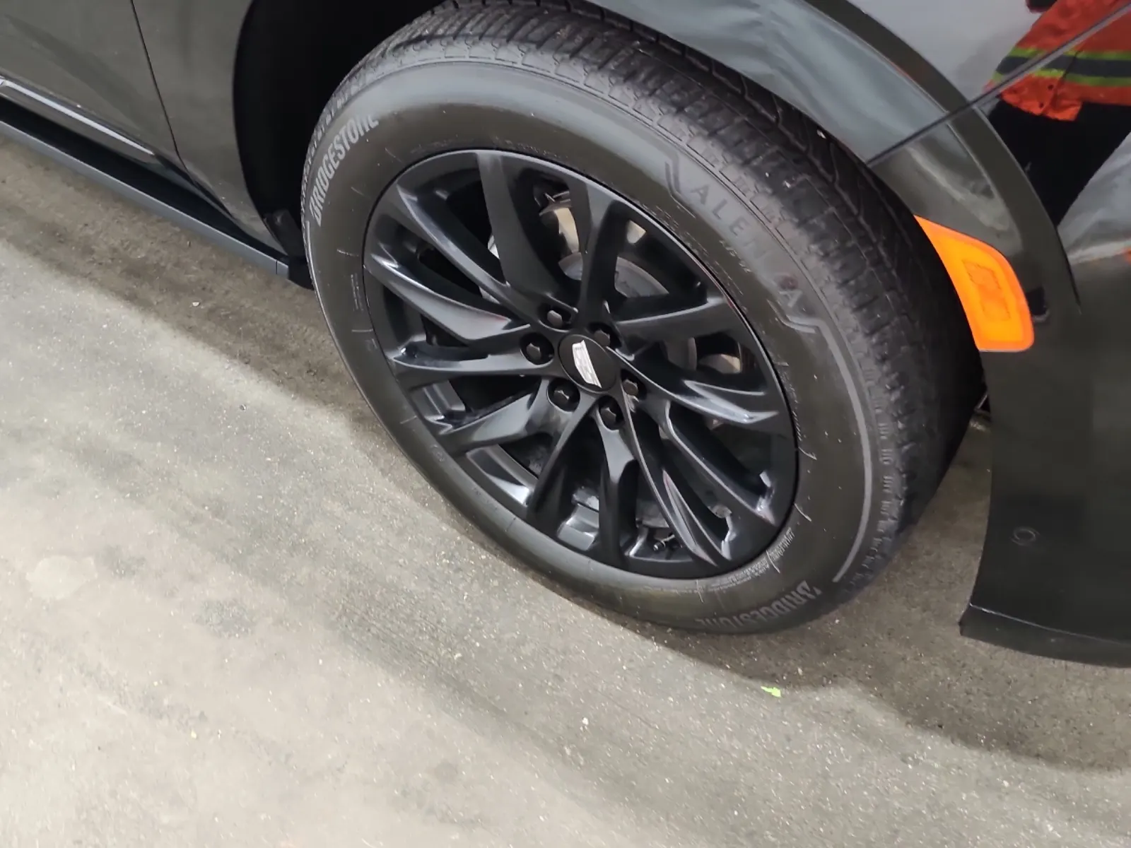 Right Front Wheel/Tire Photo