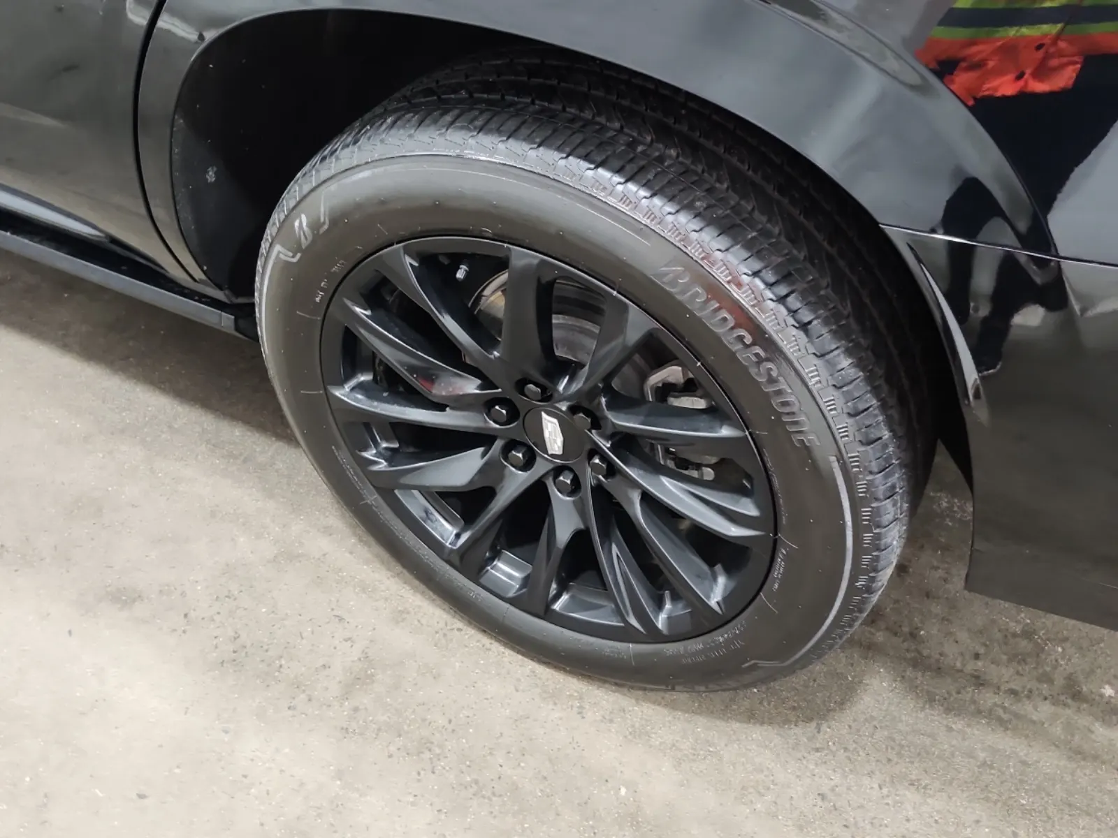 Left Rear Wheel/Tire Photo