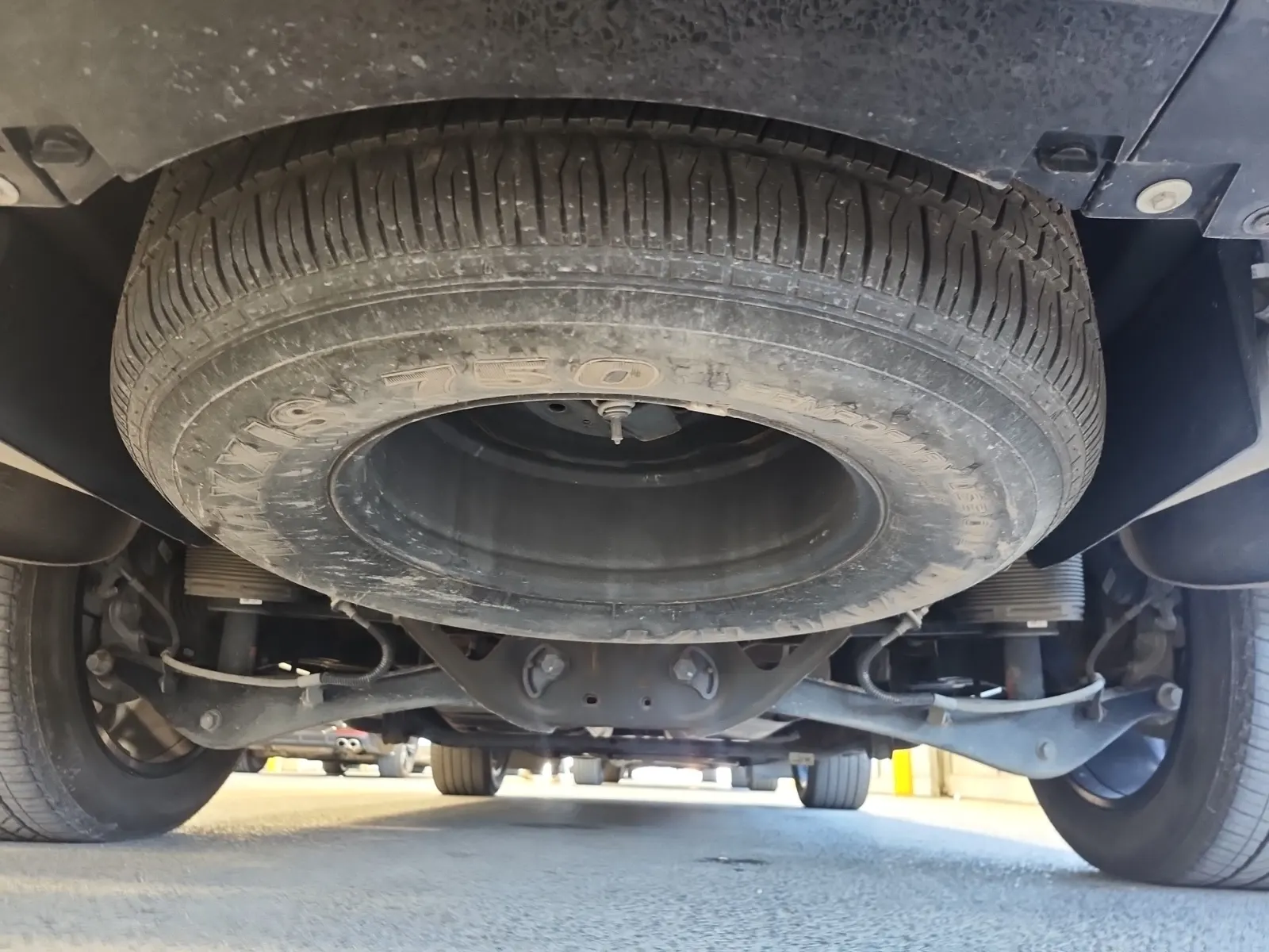 Undercarriage - Rear Photo