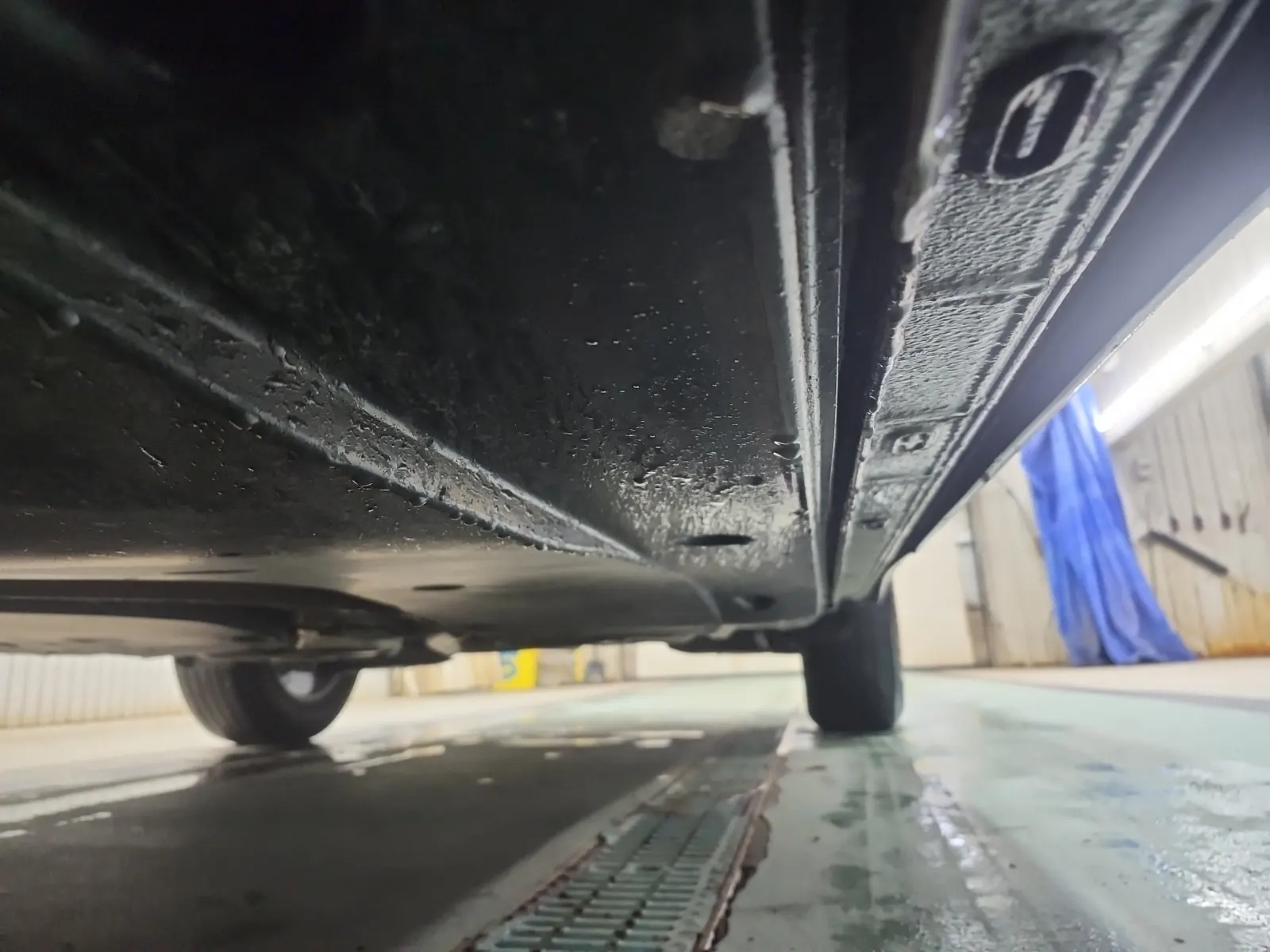 Undercarriage - Driver Photo