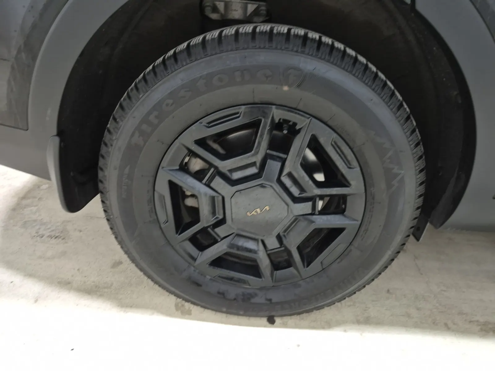 Right Rear Wheel/Tire Photo