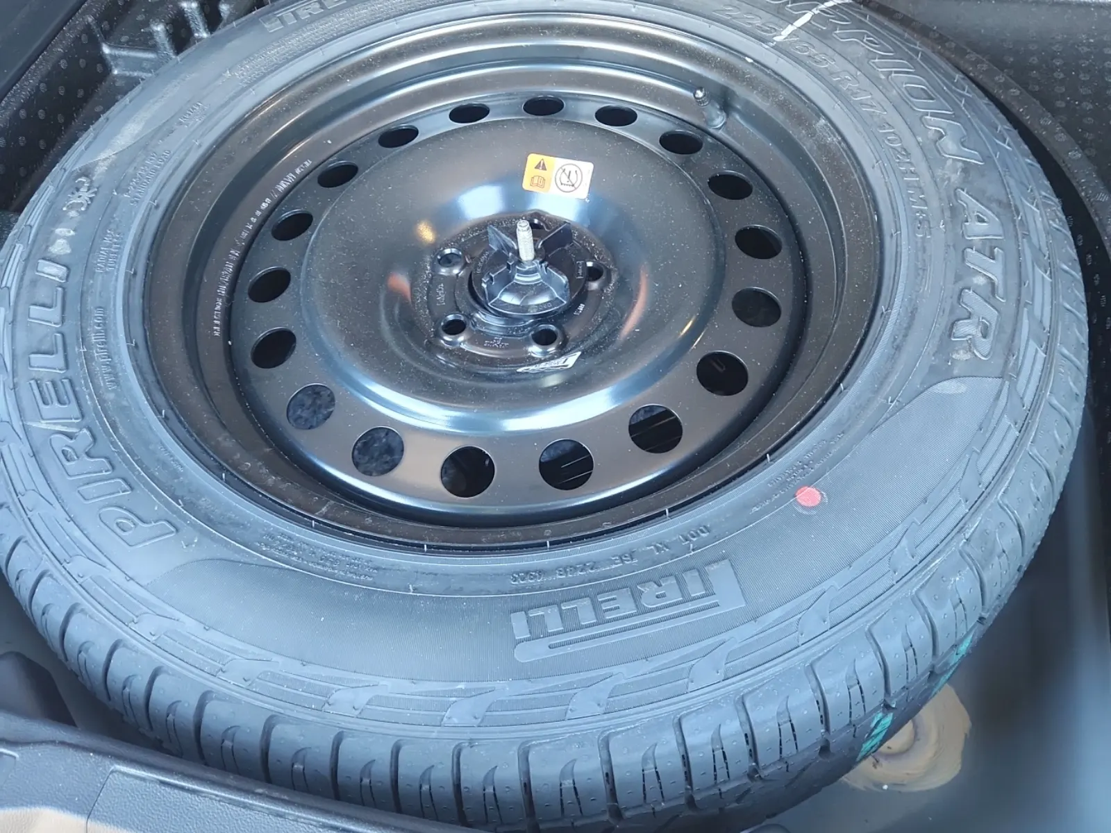 Spare Tire & Wheel Photo