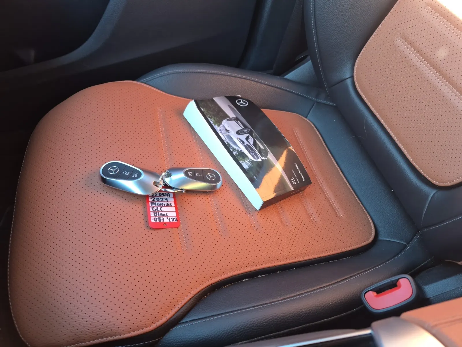 Keys/Fobs/Manual Photo