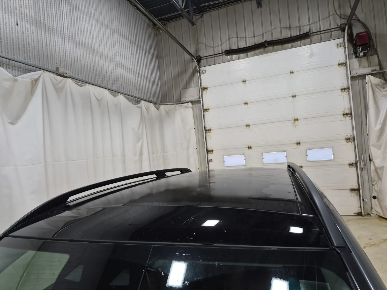 Exterior Roof Photo