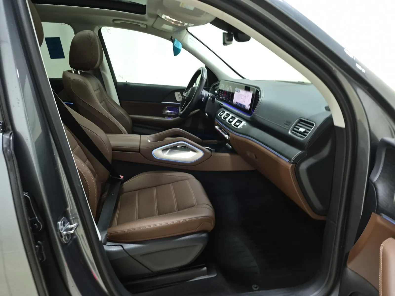 Right Side Interior Photo