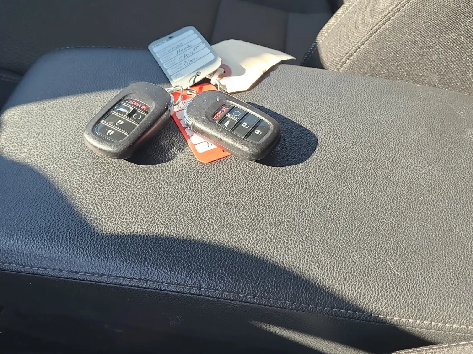 Keys/Fobs/Manual Photo
