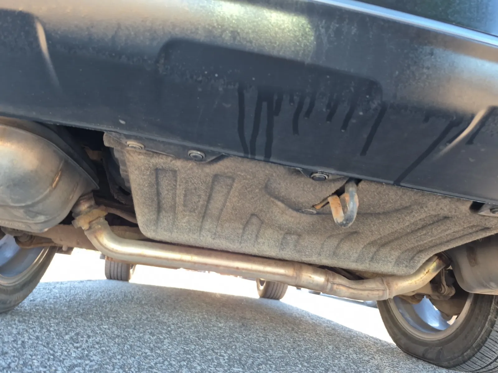 Undercarriage - Rear Photo