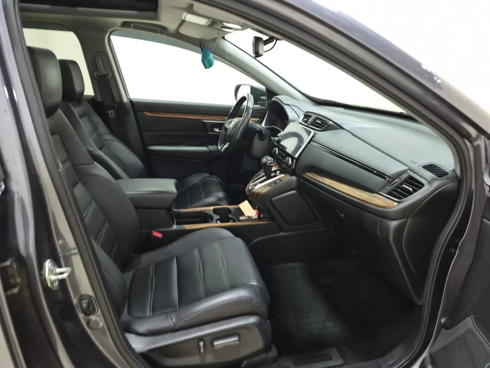 Right Side Interior Photo